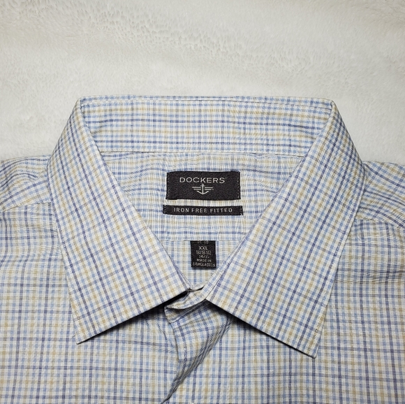 Dockers button-up - Picture 3 of 3